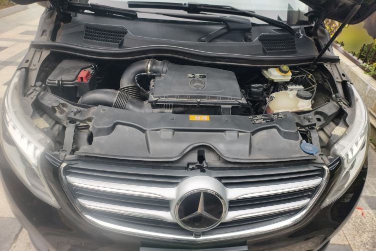 Used Mercedes-Benz V-Class 2016 V 260 L Prestige Extended Edition Engine Bay