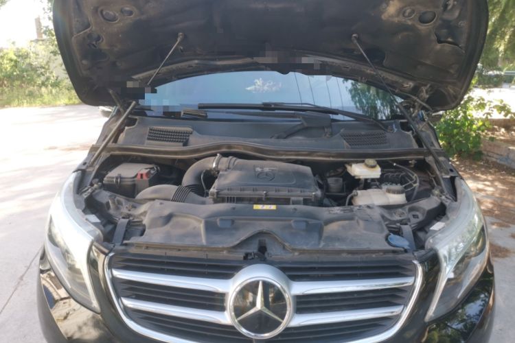 Used Mercedes-Benz V-Class 2016 V 260 L Prestige Extended Edition Engine Bay