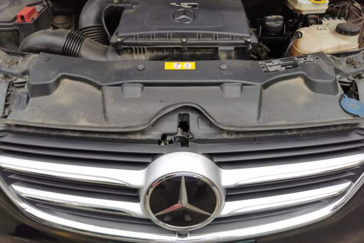 Used Mercedes-Benz V-Class 2016 V 260 Prestige Edition Engine Bay