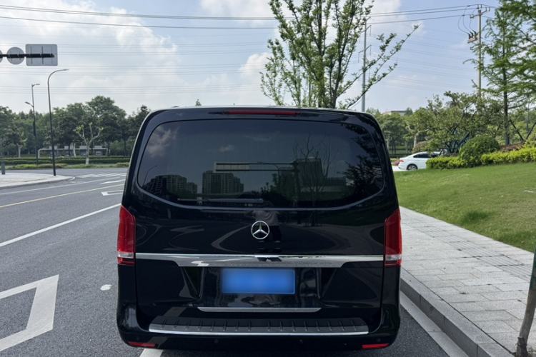 Used Mercedes-Benz V-Class 2016 V 260 L Prestige Extended Edition Exterior 2