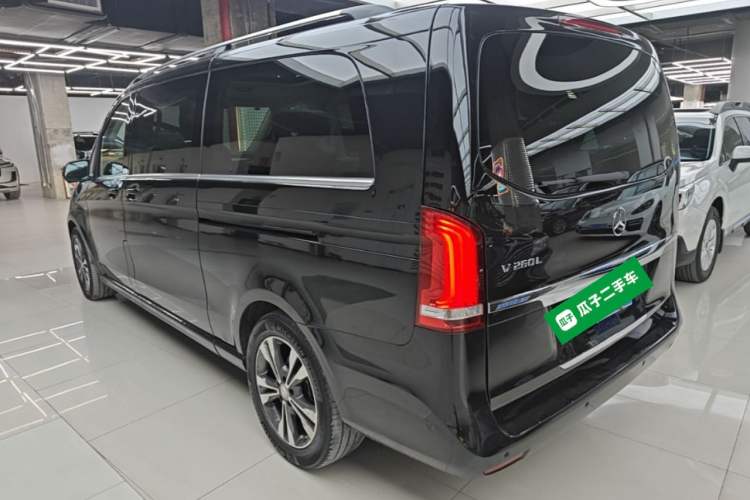 Used Mercedes-Benz V-Class 2016 V 260 L Prestige Extended Edition Exterior 2