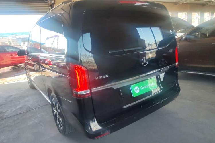 Used Mercedes-Benz V-Class 2016 V 260 Prestige Edition Exterior 2