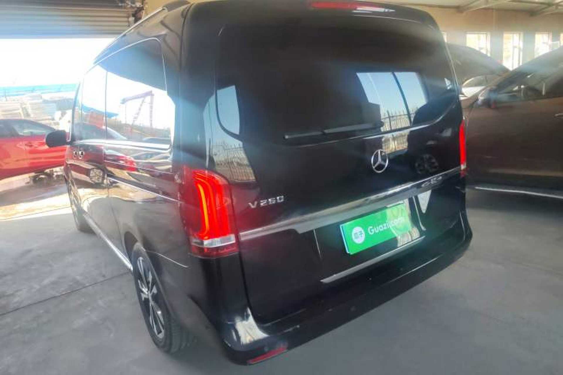 Used Mercedes-Benz V-Class 2016 V 260 Prestige Edition Exterior 2