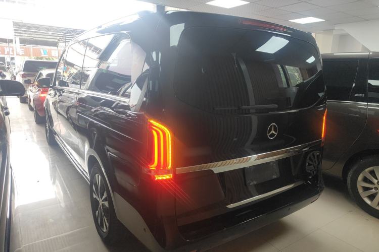 Used Mercedes-Benz V-Class 2016 V 260 L Prestige Extended Edition Exterior 2