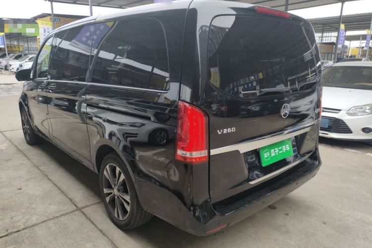 Used Mercedes-Benz V-Class 2016 V 260 Avantgarde Edition Exterior 2
