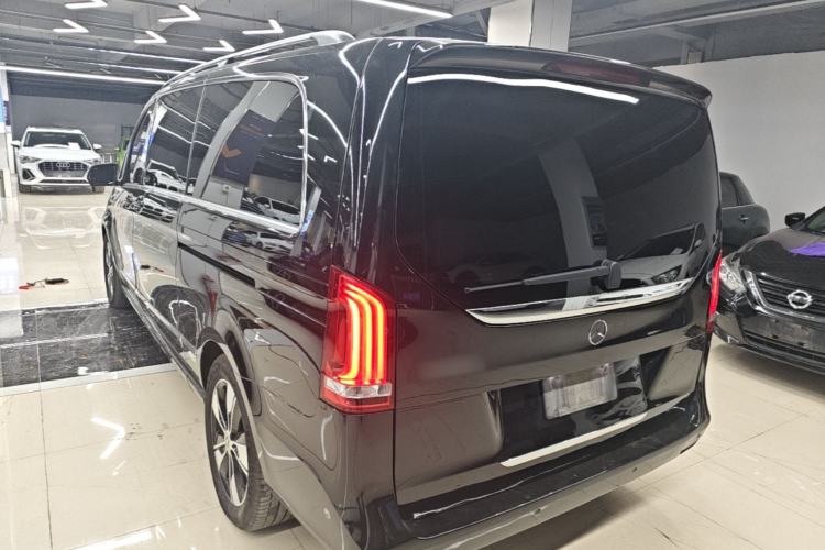 Used Mercedes-Benz V-Class 2016 V 260 L Prestige Extended Edition Exterior 2