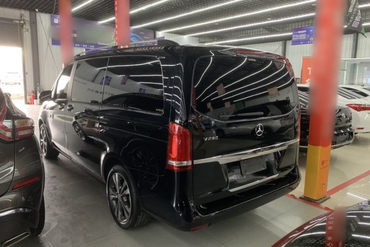 Used Mercedes-Benz V-Class 2016 V 260 Avantgarde Edition Exterior 3