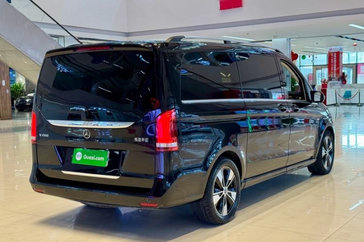 Used Mercedes-Benz V-Class 2016 V 260 Avantgarde Edition Exterior 3