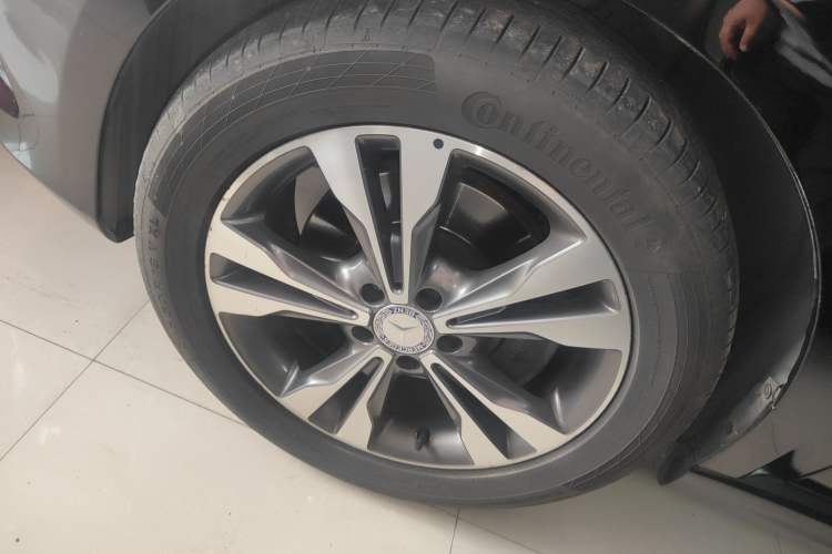 Used Mercedes-Benz V-Class 2016 V 260 L Prestige Extended Edition Exterior 4