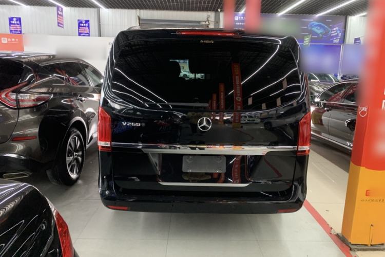 Used Mercedes-Benz V-Class 2016 V 260 Avantgarde Edition Exterior 4