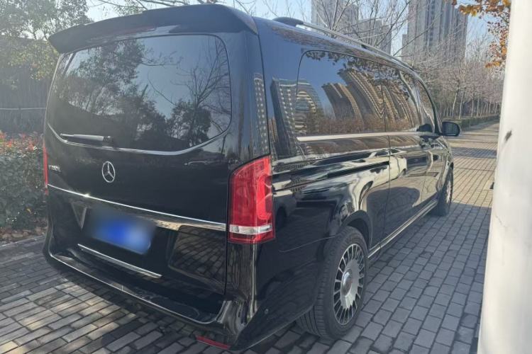 Used Mercedes-Benz V-Class 2016 V 260 L Prestige Extended Edition Exterior 5