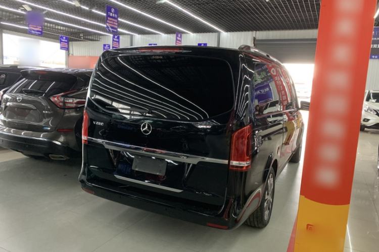 Used Mercedes-Benz V-Class 2016 V 260 Avantgarde Edition Exterior 5