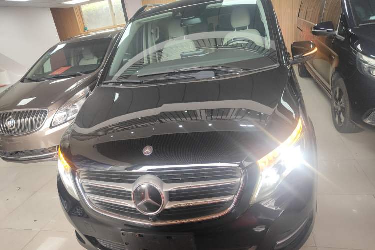 Used Mercedes-Benz V-Class 2016 V 260 L Prestige Extended Edition Front