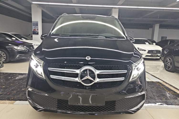 Used Mercedes-Benz V-Class 2016 V 260 L Prestige Extended Edition Front