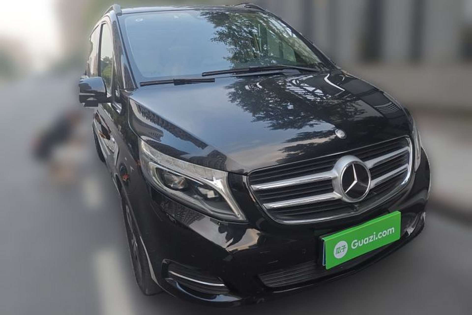 Used Mercedes-Benz V-Class 2016 V 260 L Prestige Extended Edition Front Right 45 Deg