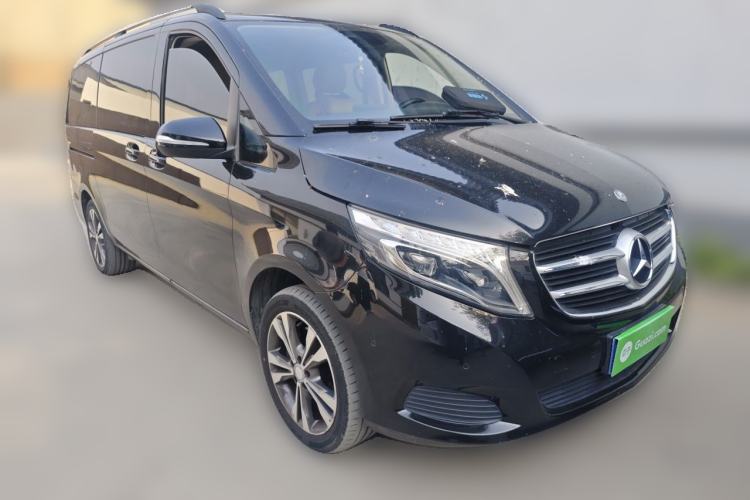 Used Mercedes-Benz V-Class 2016 V 260 Avantgarde Edition Front Right 45 Deg
