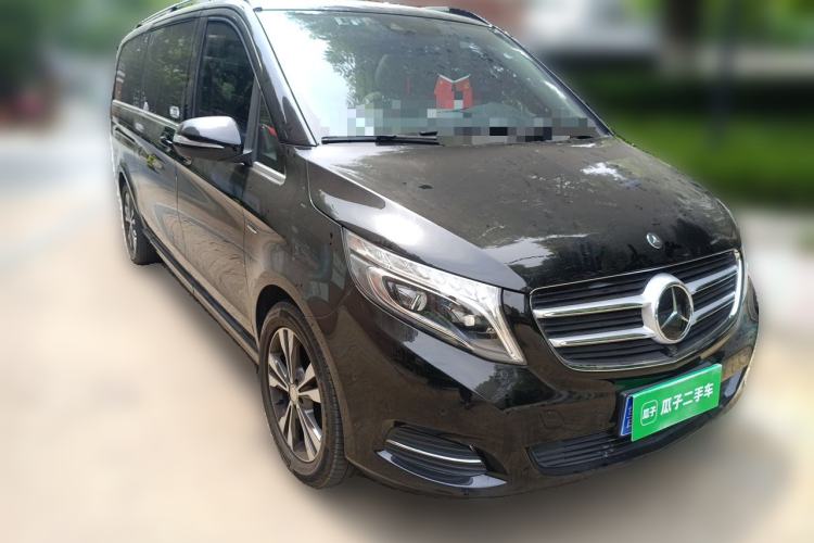 Used Mercedes-Benz V-Class 2016 V 260 L Prestige Extended Edition Front Right 45 Deg
