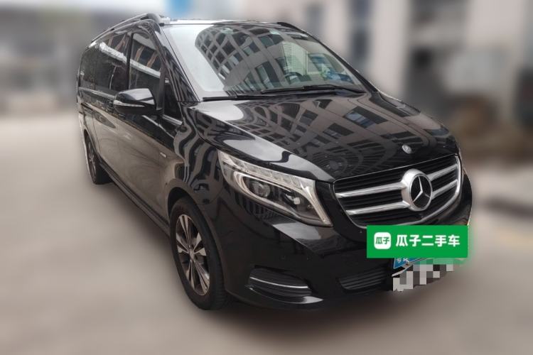 Used Mercedes-Benz V-Class 2016 V 260 L Prestige Extended Edition Front Right 45 Deg