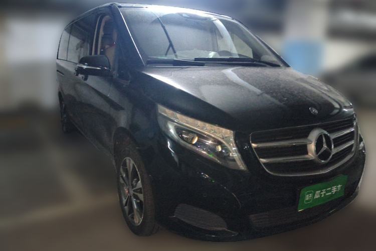 Used Mercedes-Benz V-Class 2016 V 260 Avantgarde Edition Front Right 45 Deg