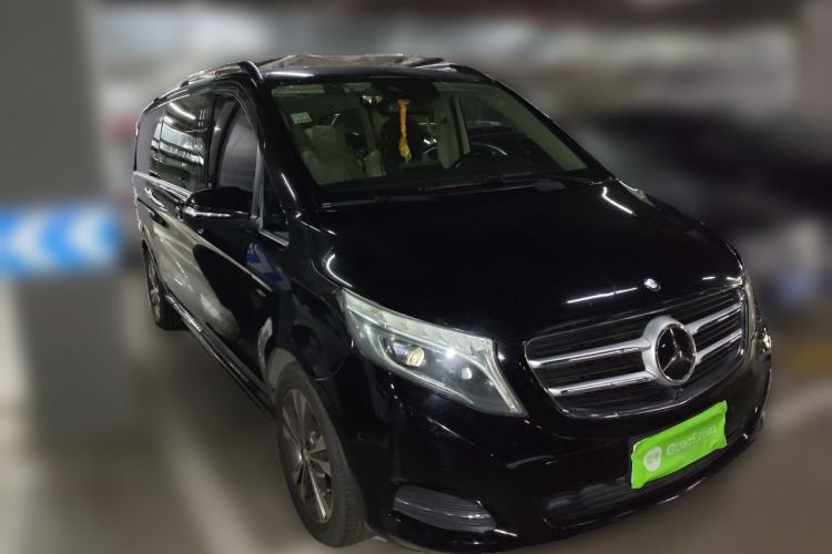 Used Mercedes-Benz V-Class 2016 V 260 L Prestige Extended Edition Front Right 45 Deg