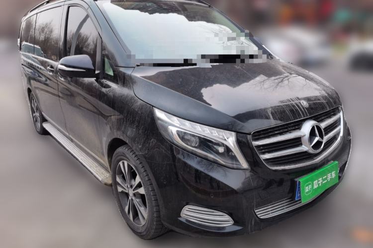 Used Mercedes-Benz V-Class 2016 V 260 Avantgarde Edition Front Right 45 Deg