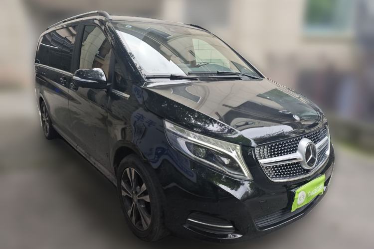 Used Mercedes-Benz V-Class 2016 V 260 Prestige Edition Front Right 45 Deg