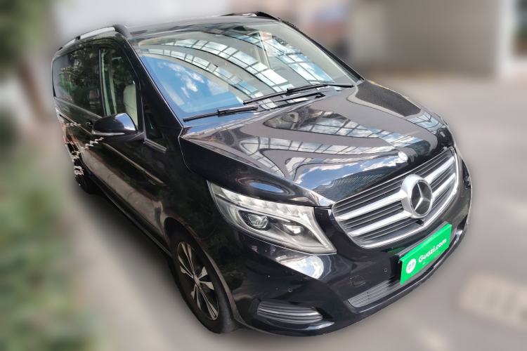 Used Mercedes-Benz V-Class 2016 V 260 L Prestige Extended Edition Front Right 45 Deg