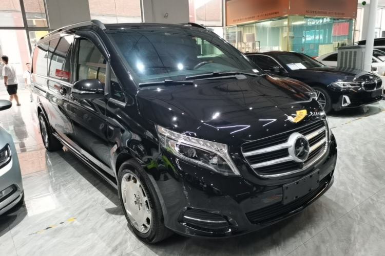 Used Mercedes-Benz V-Class 2016 V 260 L Prestige Extended Edition Front Right 45 Deg