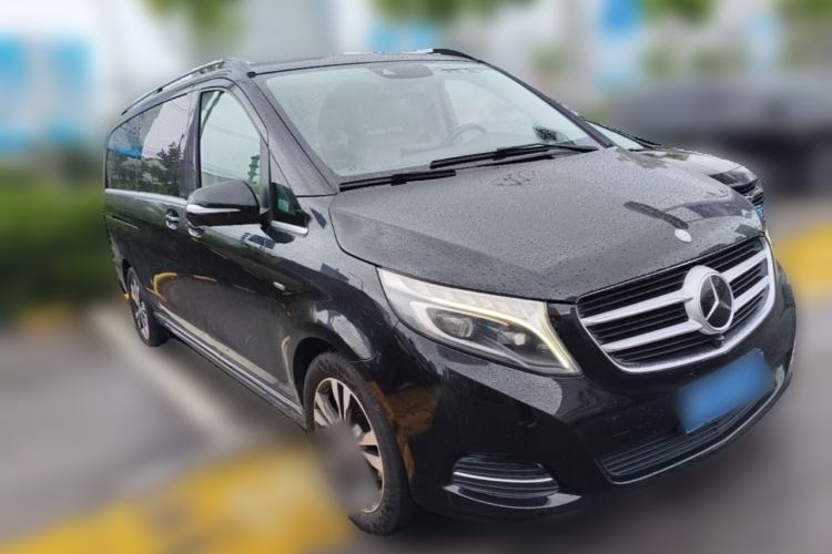 Used Mercedes-Benz V-Class 2016 V 260 L Prestige Extended Edition Front Right 45 Deg