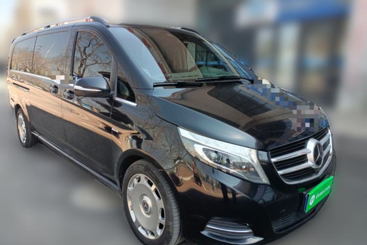 Used Mercedes-Benz V-Class 2016 V 260 L Prestige Extended Edition Front Right 45 Deg
