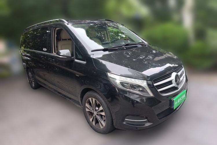 Used Mercedes-Benz V-Class 2016 V 260 Prestige Edition Front Right 45 Deg