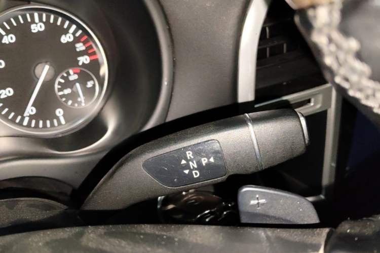 Used Mercedes-Benz V-Class 2016 V250 2.0T U.S. Spec Gear Lever