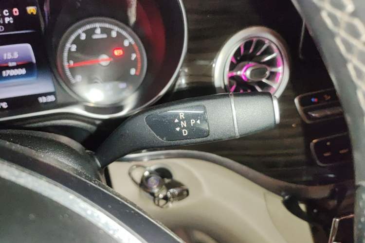 Used Mercedes-Benz V-Class 2016 V 260 Avantgarde Edition Gear Lever