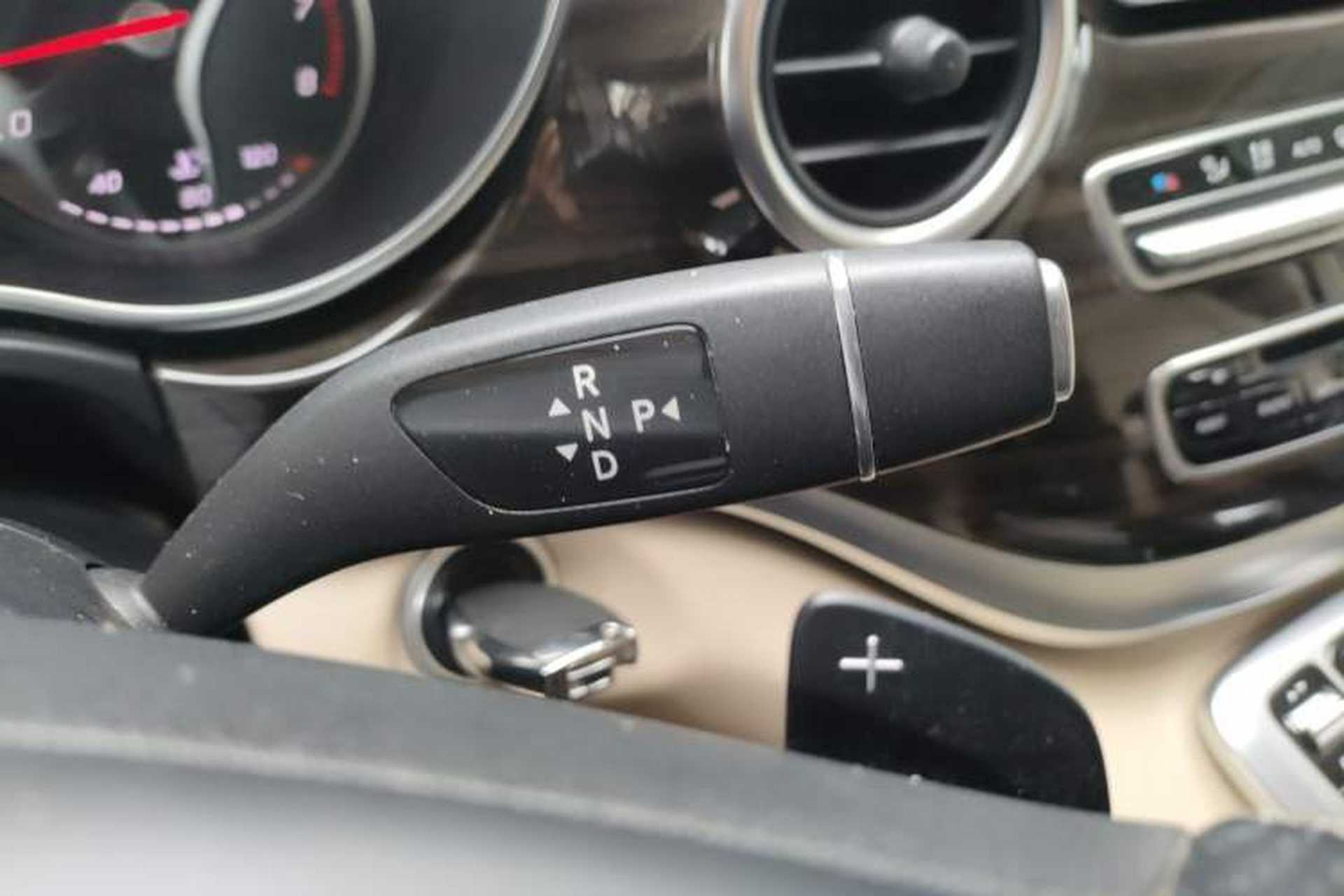 Used Mercedes-Benz V-Class 2016 V 260 Avantgarde Edition Gear Lever