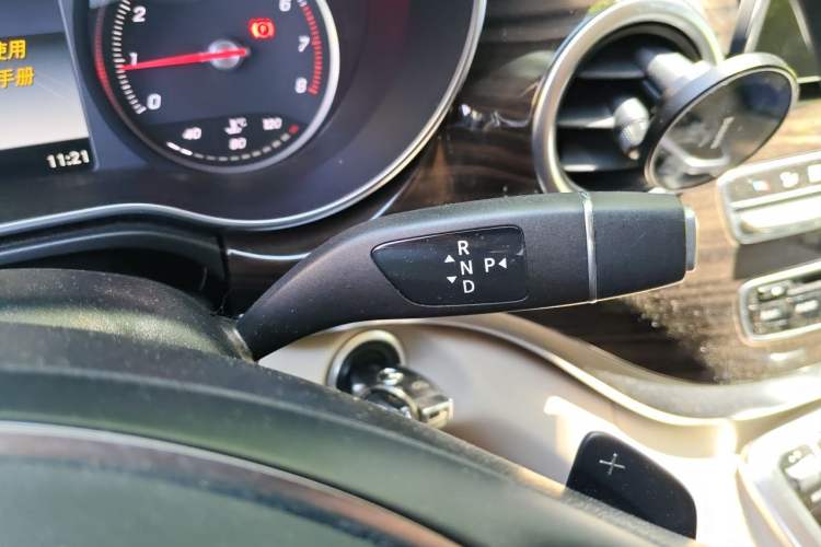 Used Mercedes-Benz V-Class 2016 V 260 Avantgarde Edition Gear Lever