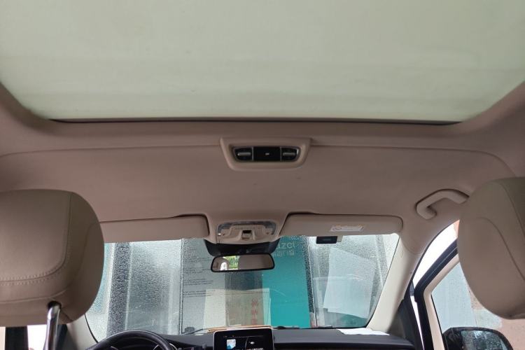 Used Mercedes-Benz V-Class 2016 V 260 L Prestige Extended Edition Headliner