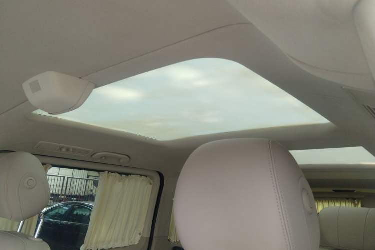 Used Mercedes-Benz V-Class 2016 V 260 L Prestige Extended Edition Headliner