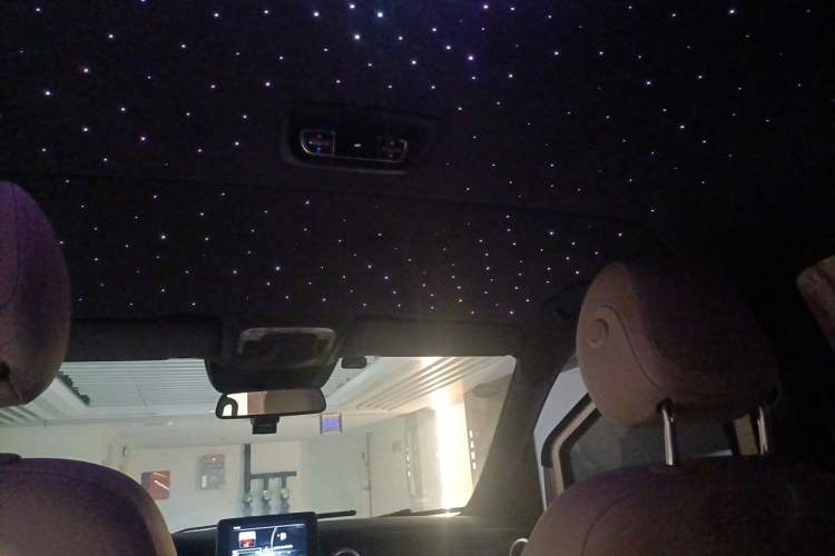 Used Mercedes-Benz V-Class 2016 V 260 Avantgarde Edition Headliner