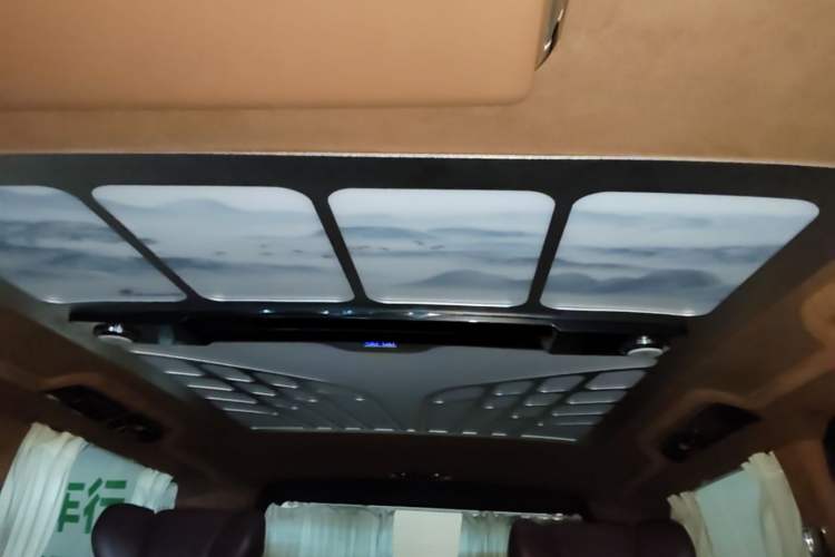 Used Mercedes-Benz V-Class 2016 V250 2.0T U.S. Spec Headliner