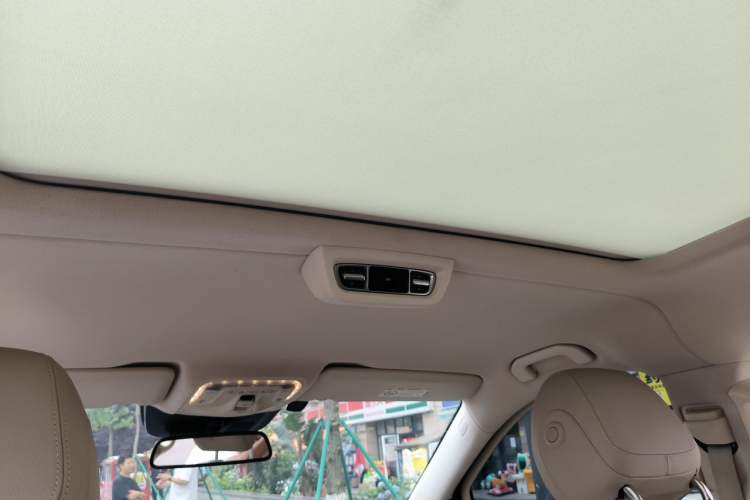 Used Mercedes-Benz V-Class 2016 V 260 L Prestige Extended Edition Headliner