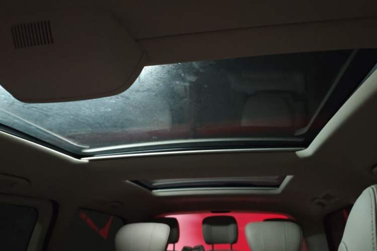 Used Mercedes-Benz V-Class 2016 V 260 Prestige Edition Headliner