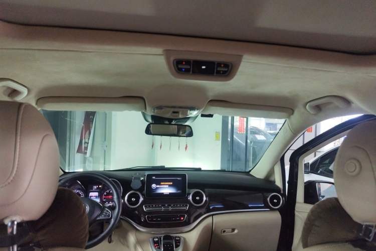 Used Mercedes-Benz V-Class 2016 V 260 L Prestige Extended Edition Headliner