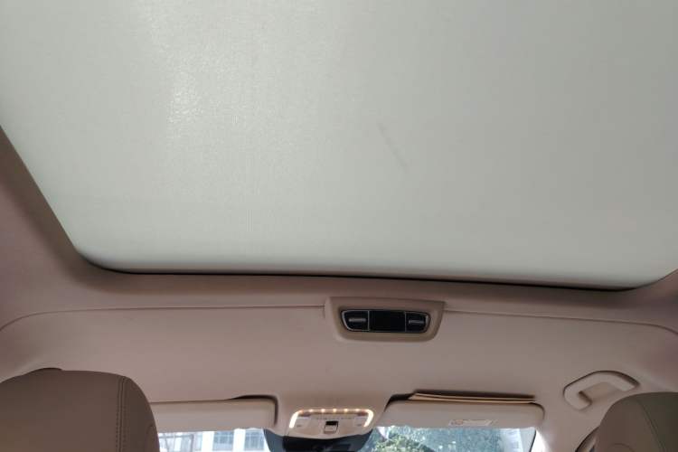 Used Mercedes-Benz V-Class 2016 V 260 L Prestige Extended Edition Headliner