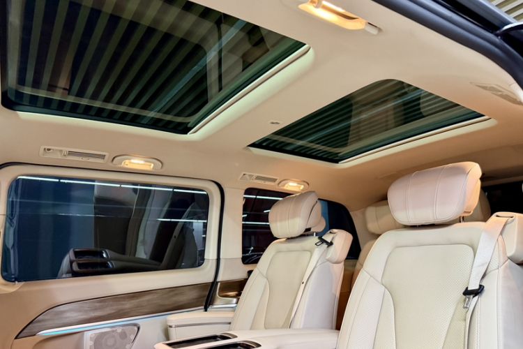Used Mercedes-Benz V-Class 2016 V 260 Avantgarde Edition Headliner