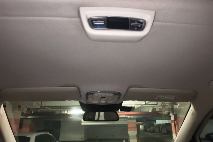 Used Mercedes-Benz V-Class 2016 V 260 Prestige Edition Headliner