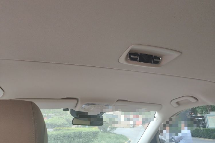 Used Mercedes-Benz V-Class 2016 V 260 Avantgarde Edition Headliner
