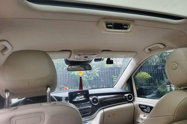 Used Mercedes-Benz V-Class 2016 V 260 L Prestige Extended Edition Headliner