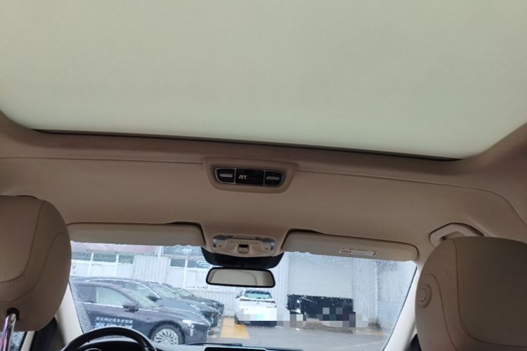 Used Mercedes-Benz V-Class 2016 V 260 L Prestige Extended Edition Headliner