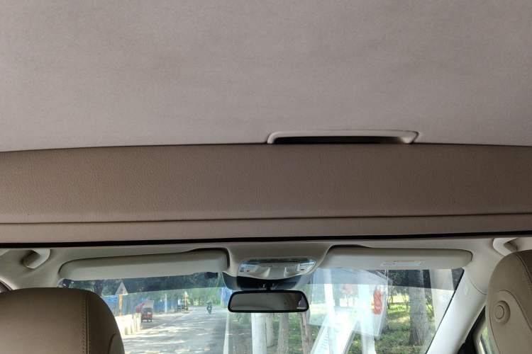 Used Mercedes-Benz V-Class 2016 V 260 Avantgarde Edition Headliner