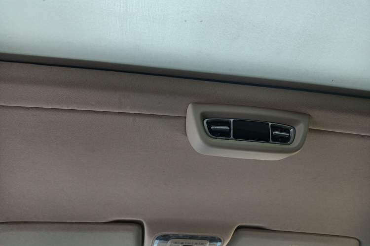 Used Mercedes-Benz V-Class 2016 V 260 L Prestige Extended Edition Headliner